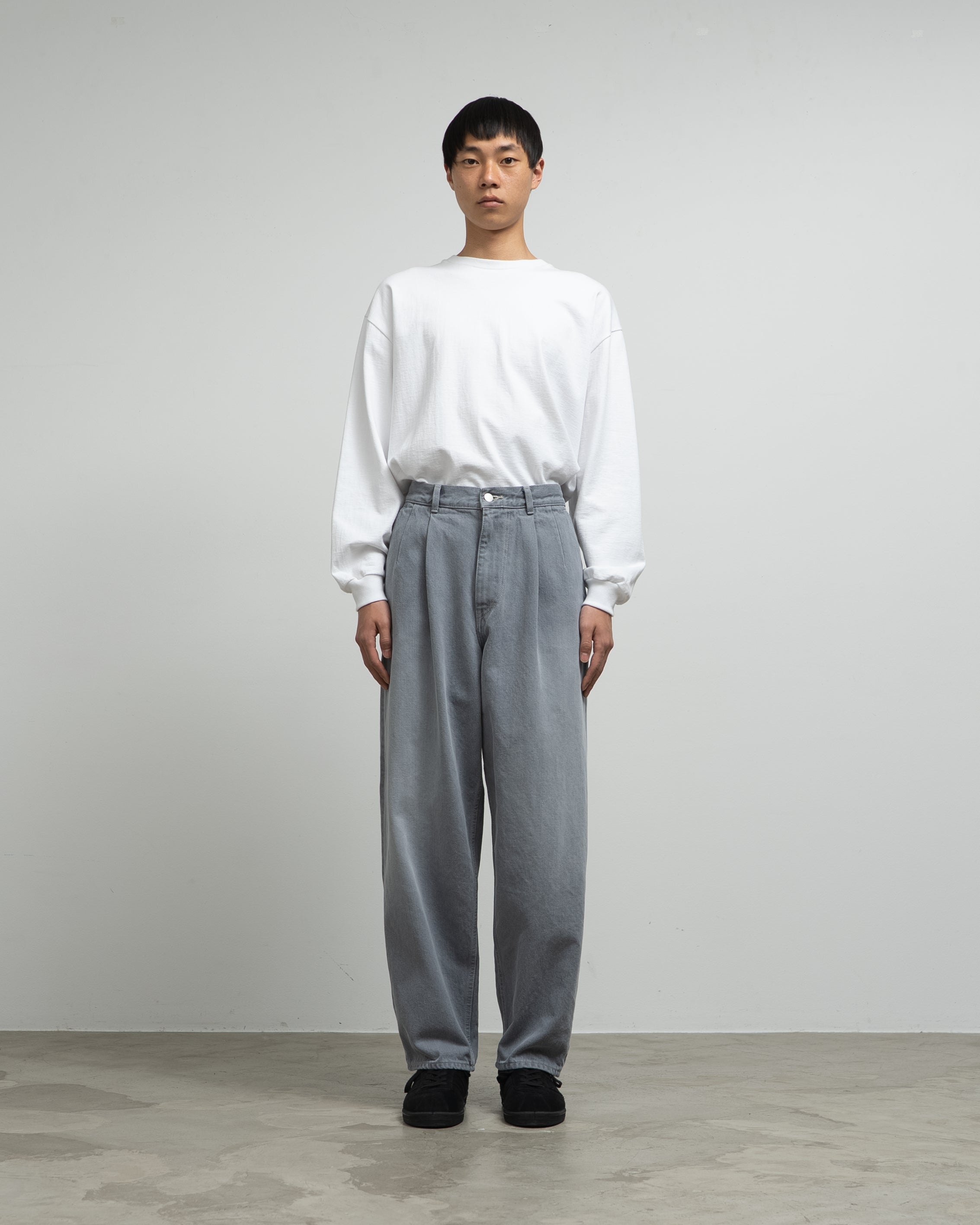 日本全国送料無料商品 | 特集 | Tapered Tuck Two Denim Cone Tone Gray Pants FADE -LIGHT パンツ