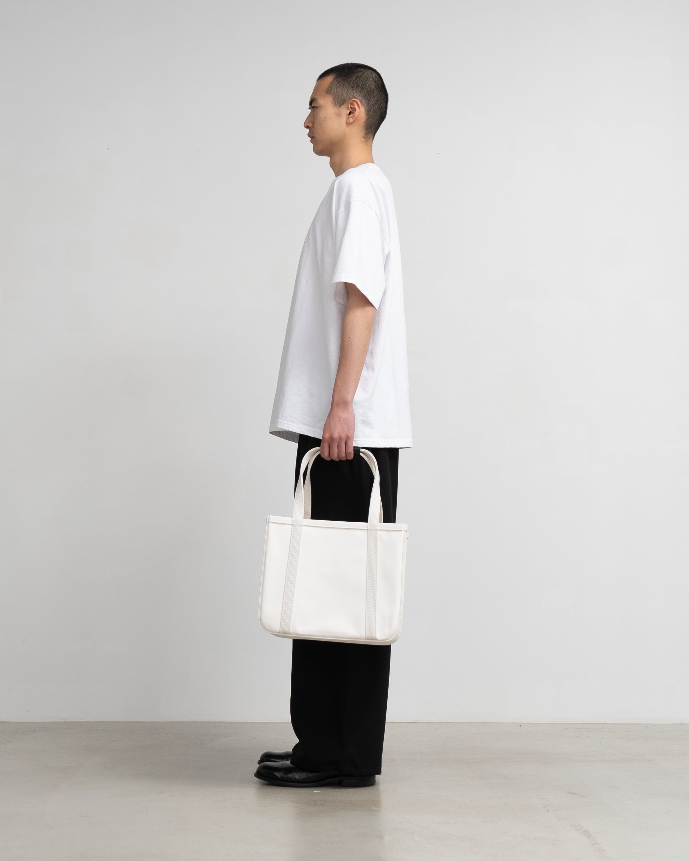 FR05 / FRAME TOTE – Graphpaper