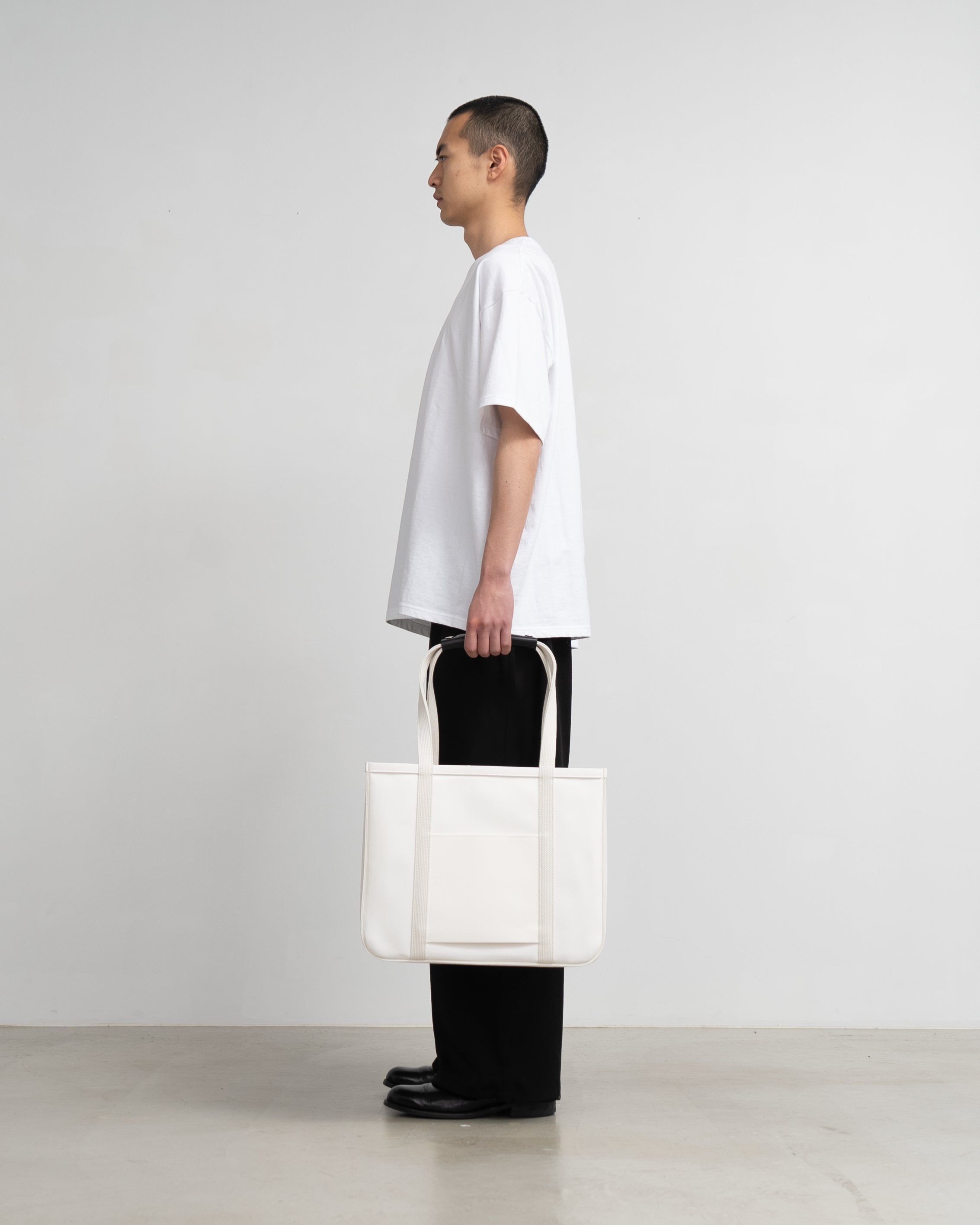 FR03 / FRAME TOTE – Graphpaper