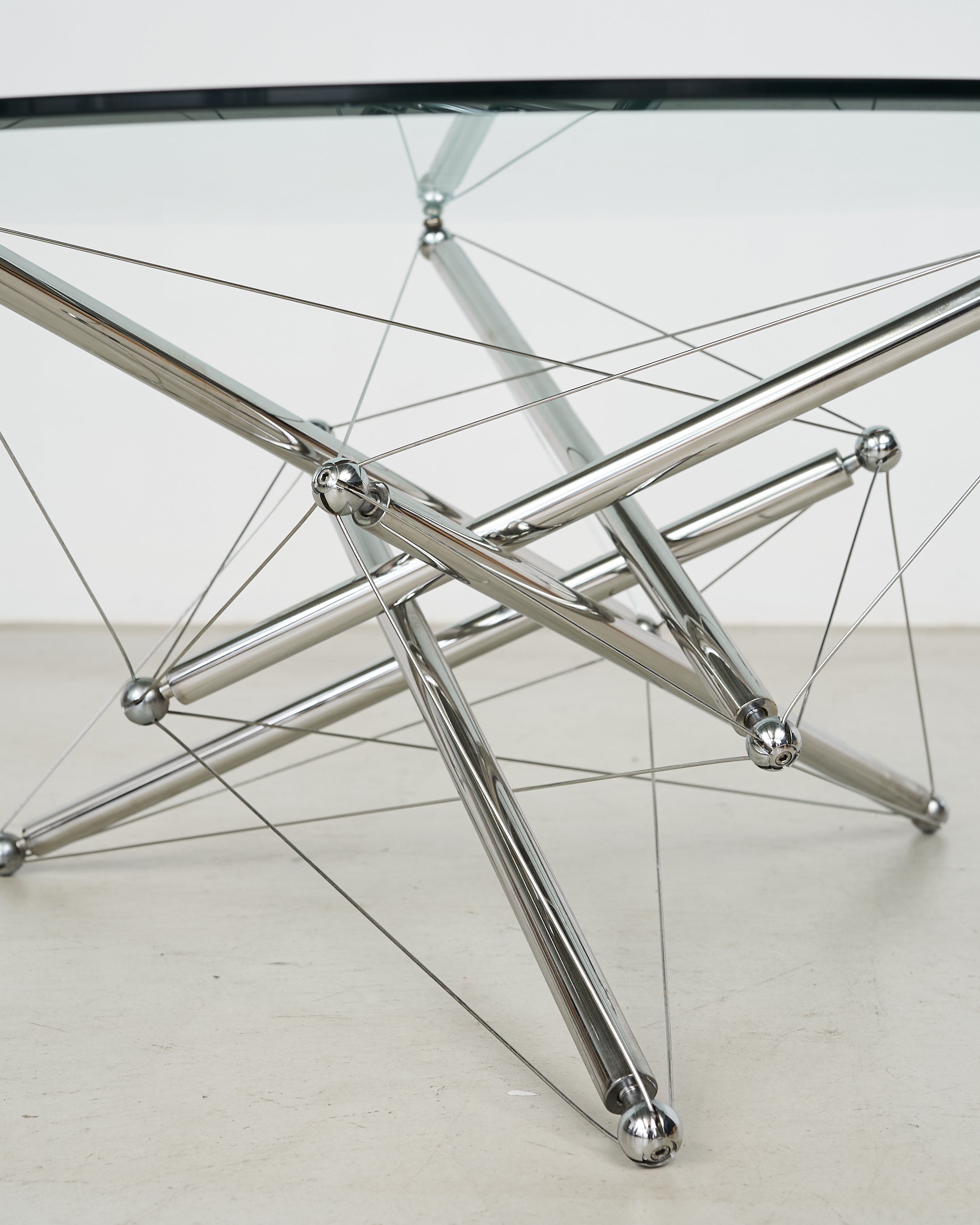 713 Table by Theodore Waddell for Cassina – Graphpaper