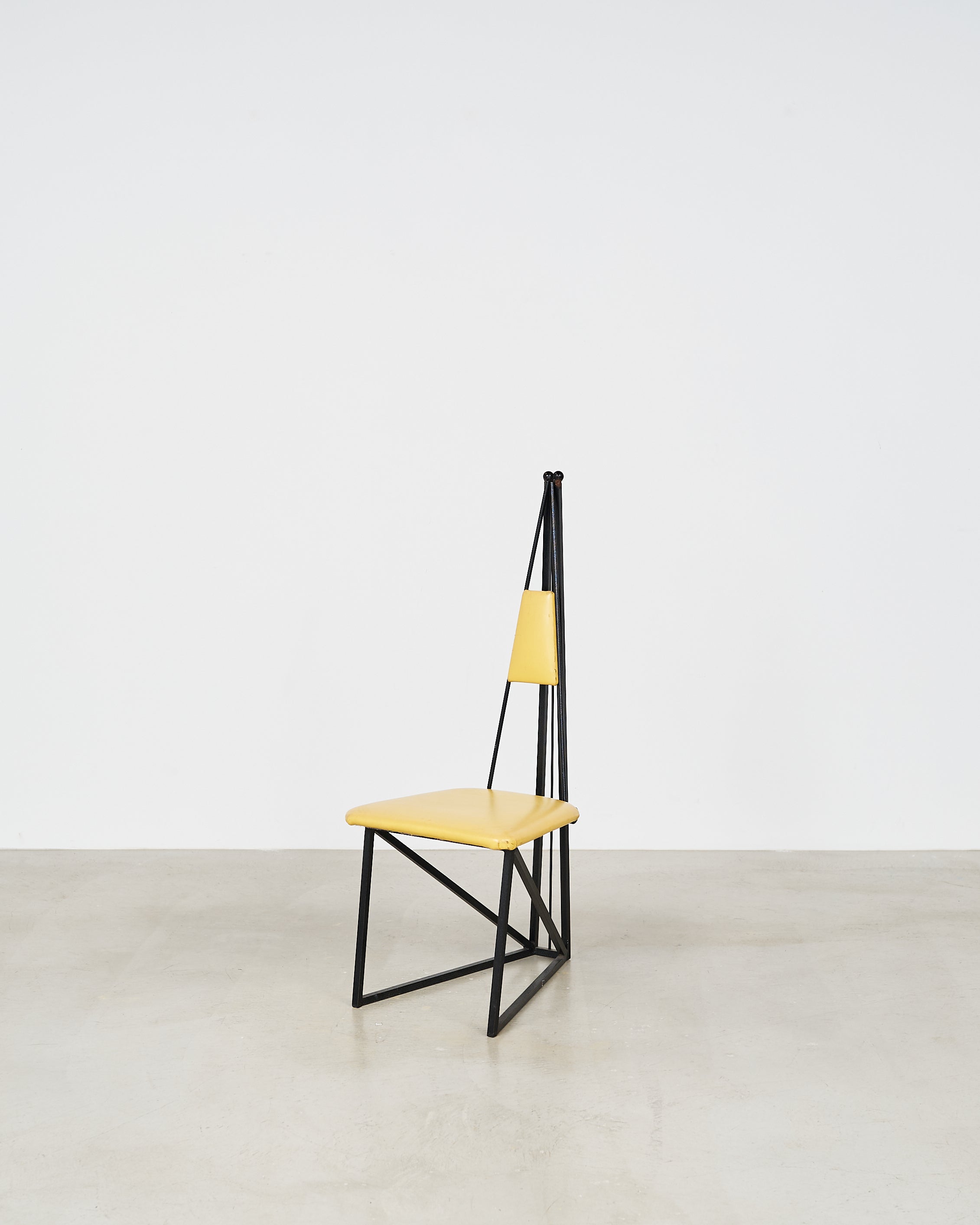 70s Anonymous Chair – Graphpaper