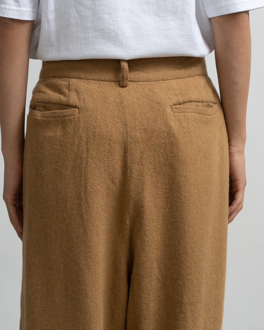 Button fly pants ①