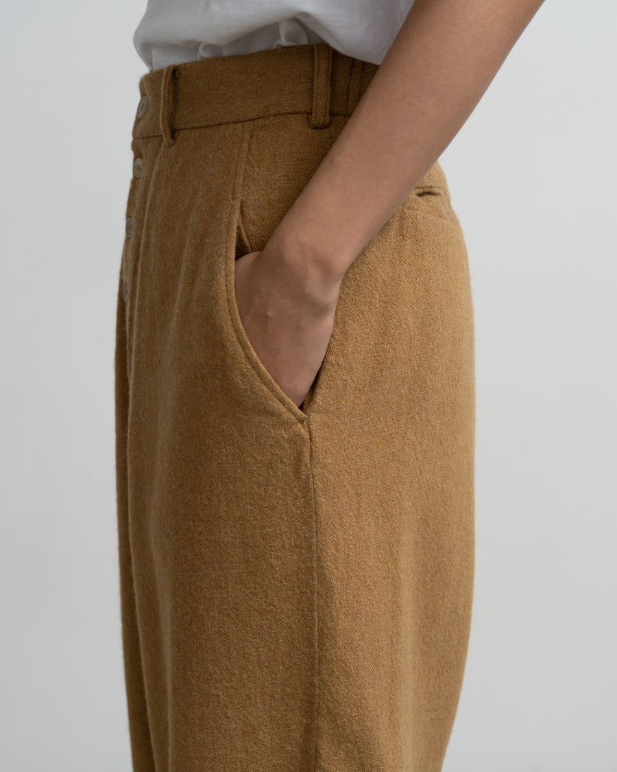Button fly pants ①