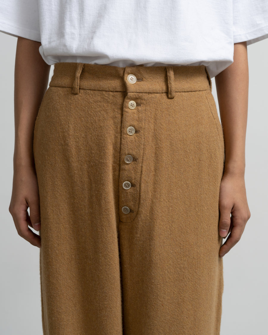 Button fly pants ①