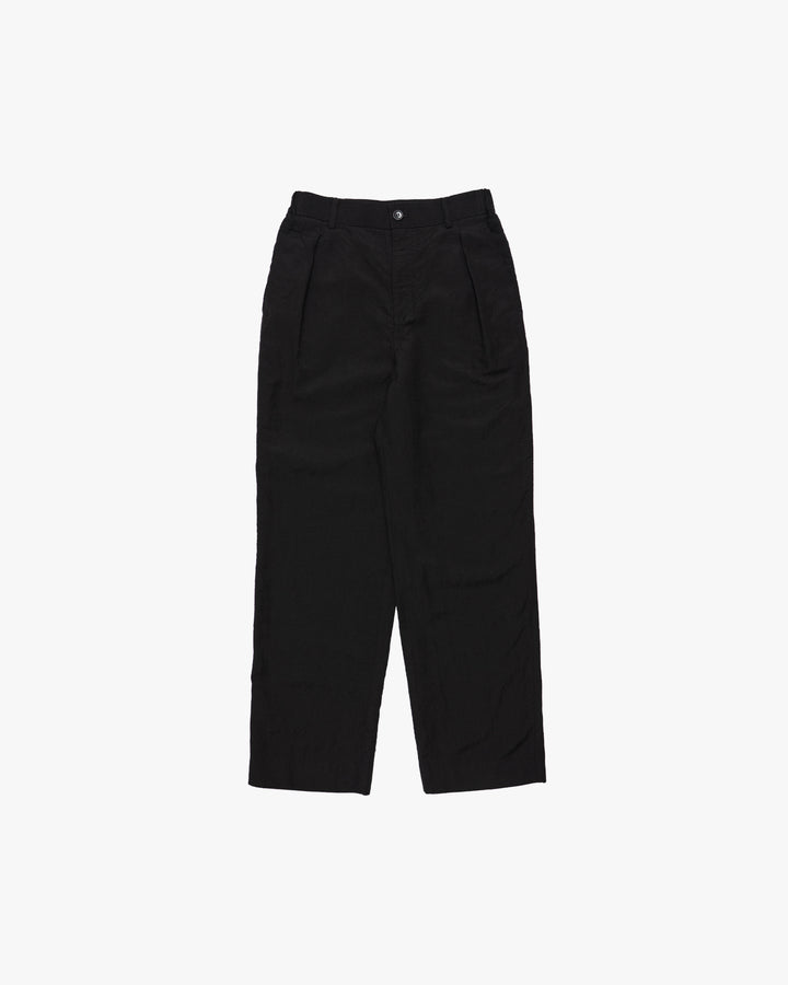 In tuck pants (garment wash)