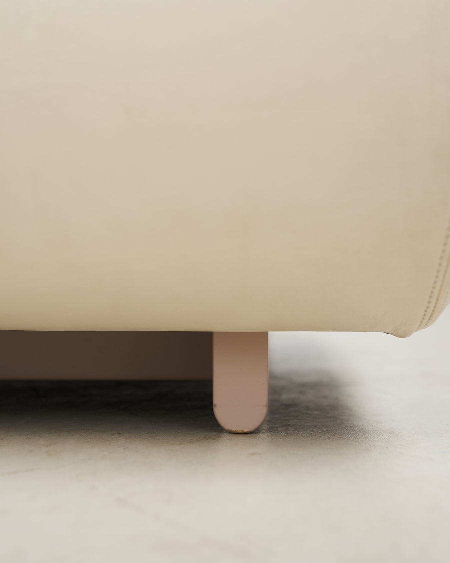 Suzanne Bench by Kazuhide Takahama for Knoll