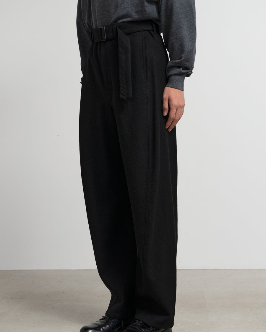 BELTED TWISTED TAILORED PANTS