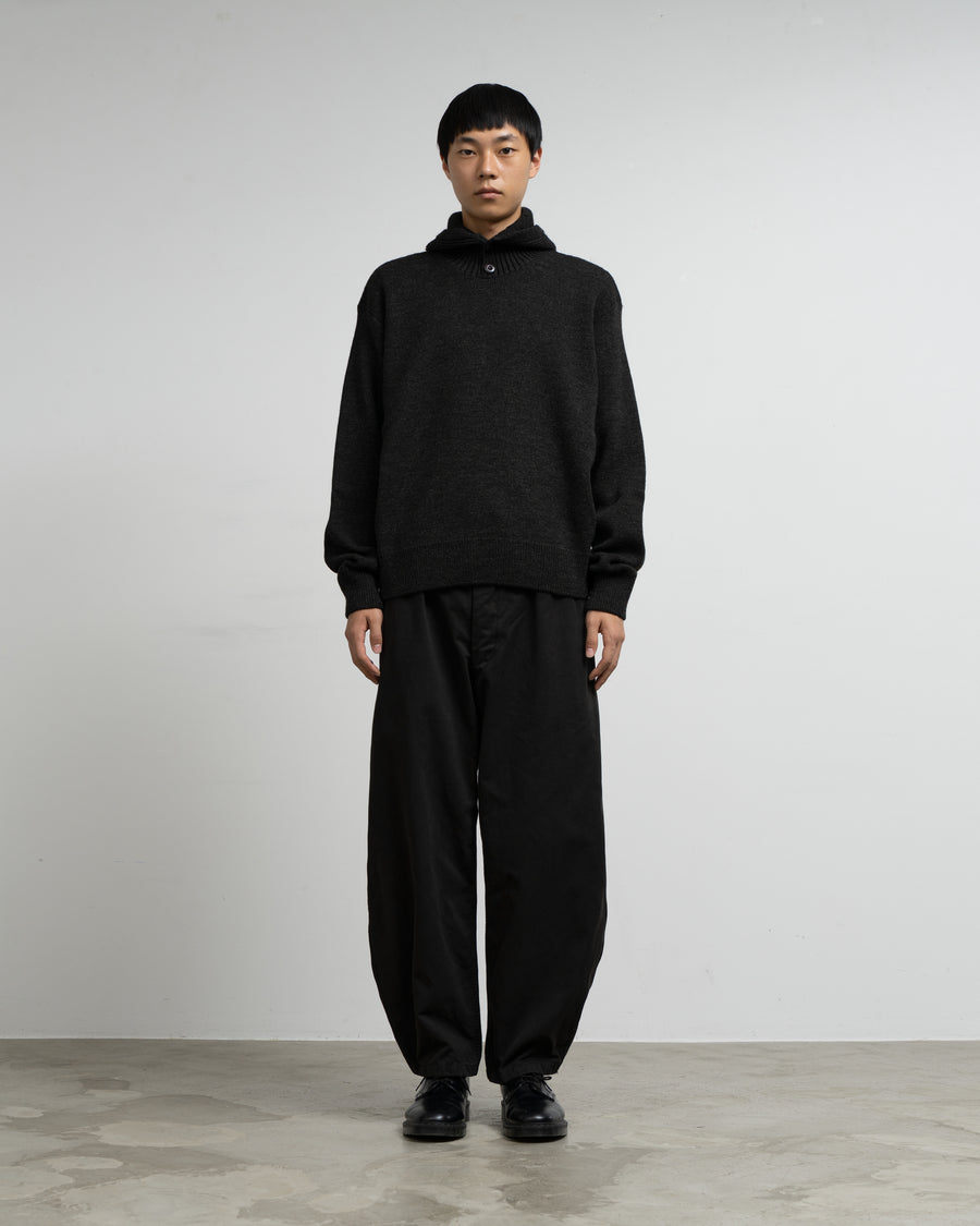 HOODED SWEATER
