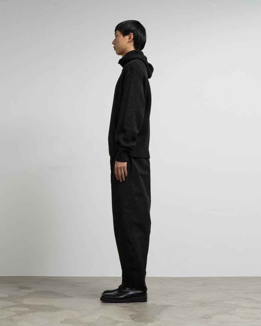 HOODED SWEATER