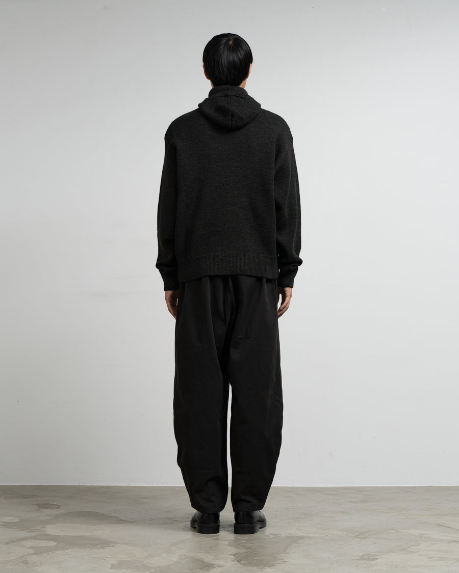 HOODED SWEATER